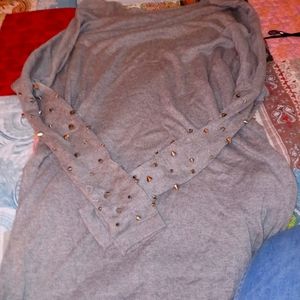 Sen small gray shirt with spike details